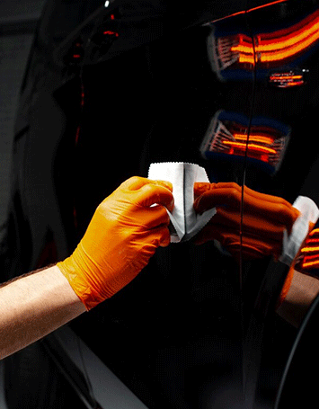 car-polish-wax-worker-hands-poli