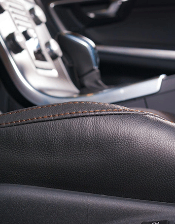 modern-car-interior_1190792-911