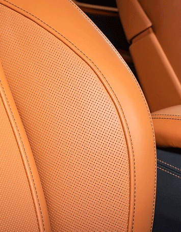 part-red-leather-car-seat-with-u